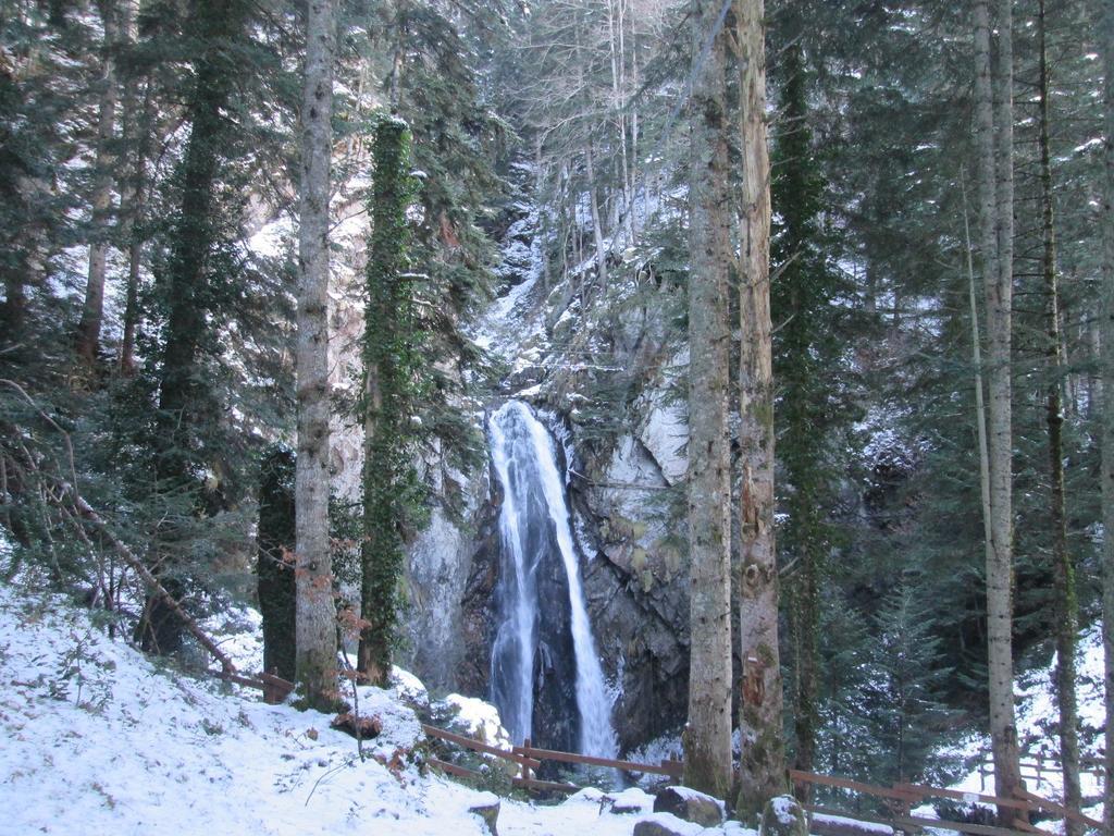 Gite Auberge Les Cascades La Mongie Kültér fotó
